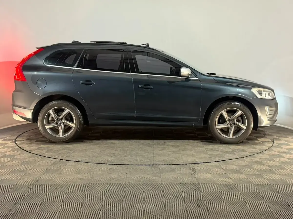 Used Volvo XC60 R-Design 190 HP (139 kW) 2015 Grey SUV