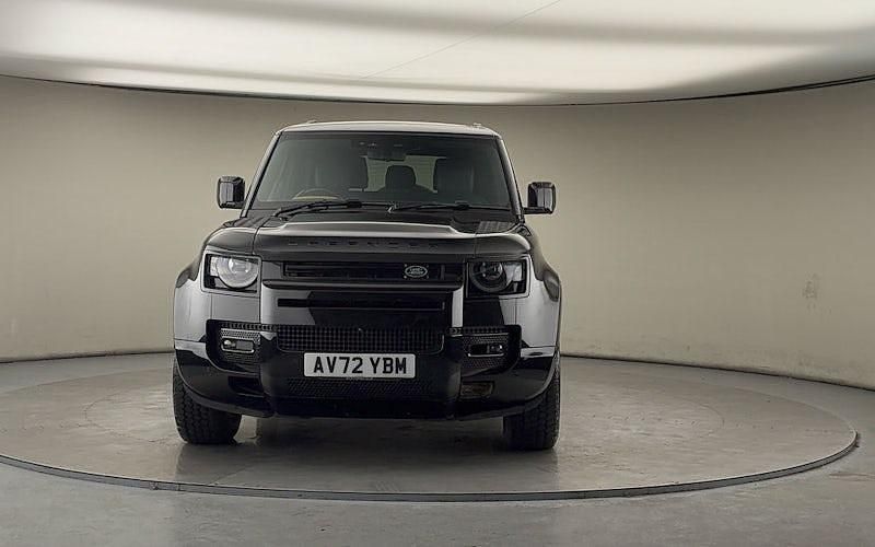 Used Land Rover Defender 300 HP (220 kW) 2024 SUV