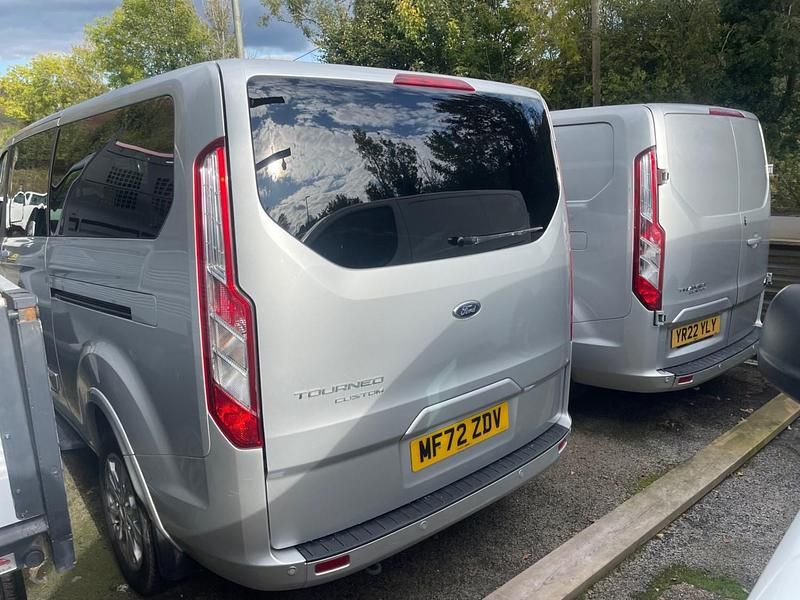 Used Ford Tourneo Titanium 130 HP (95 kW) 2022 Silver MPV