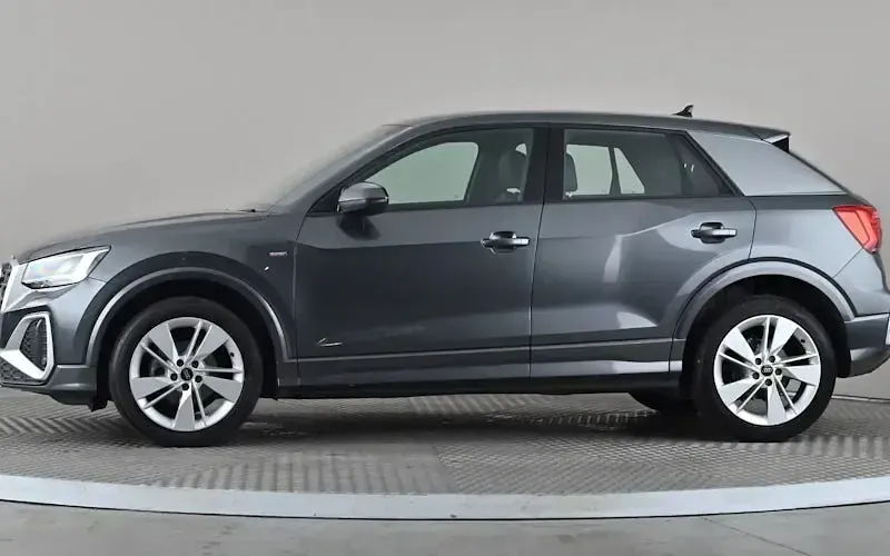 Used Audi Q2 S-Line 110 HP (80 kW) 2024 SUV