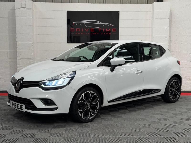 Used Renault Clio IV Dynamique 2018 White Hatchback