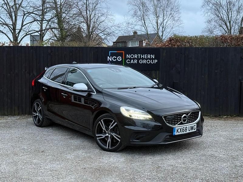 Used Volvo V40 R-Design Pro 150 HP (110 kW) 2018 Black Hatchback
