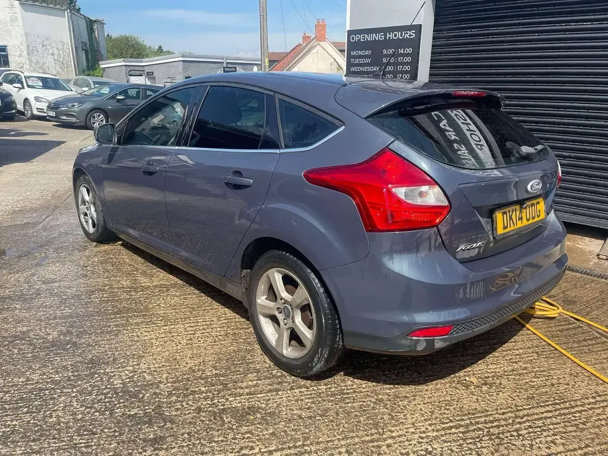 Used Ford Focus Zetec 115 HP (84 kW) 2014 Grey Hatchback