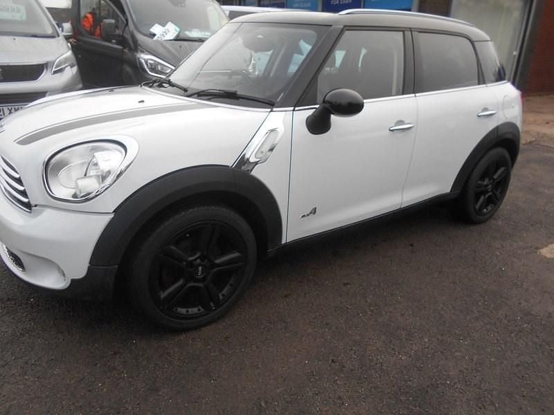 Used Mini Cooper D 2013 White Hatchback