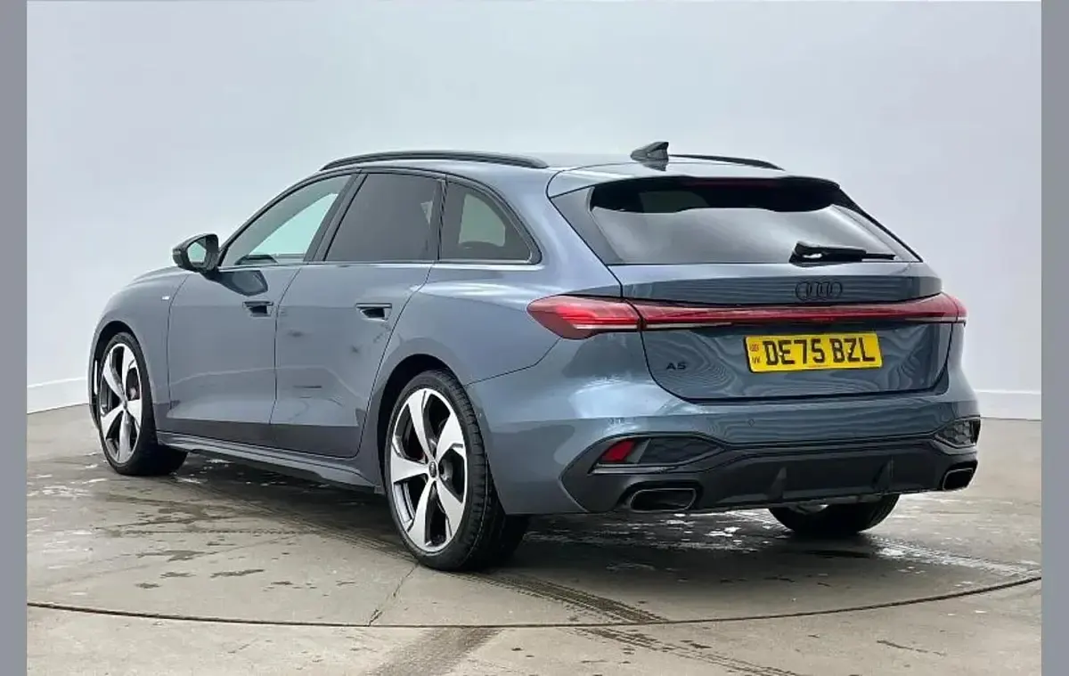 Used Audi A5 Advanced 147 HP (108 kW) 2025 Blue Estate