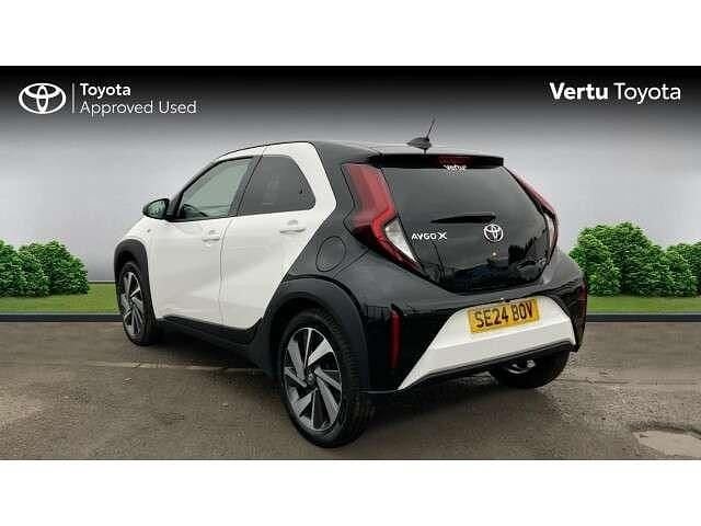Used Toyota Aygo X 72 HP (52 kW) 2024 White SUV