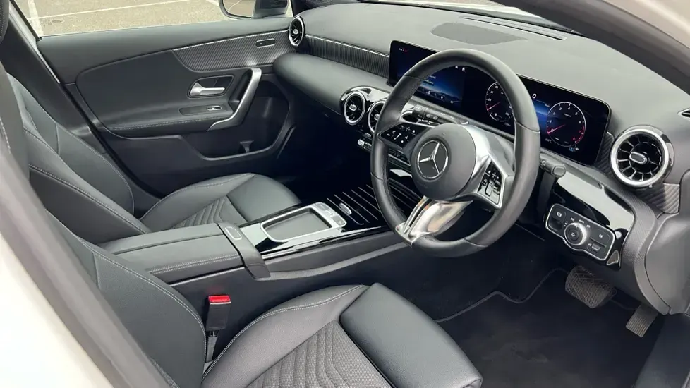 Used Mercedes A180 Sport Edition 136 HP (100 kW) 2024 Polar white