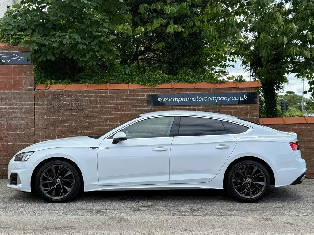 Used Audi A5 Sportback Sport 163 HP (119 kW) 2021 White Hatchback