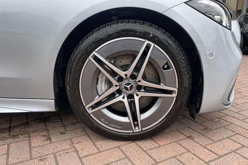 Usado Mercedes C200 AMG line 204 HP (150 kW) 2025 Prateado Sedan