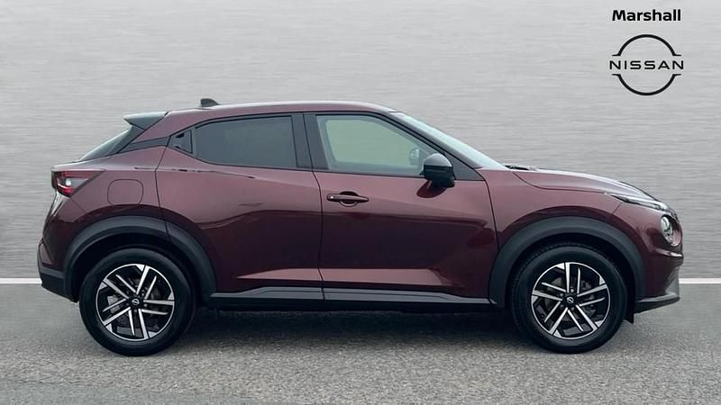 Used Nissan Juke N-Connecta 114 HP (83 kW) 2025 Red SUV