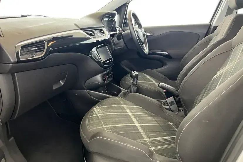 Used Vauxhall Corsa Edition 90 HP (66 kW) 2015 Sovereign silver Hatchback