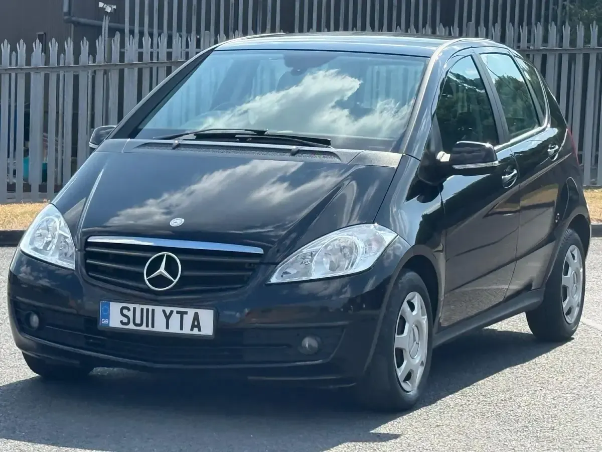 Used Mercedes A160 Classic 95 HP (69 kW) 2011 Black Hatchback