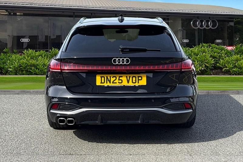 Usado Audi A5 S-Line 204 HP (150 kW) 2025 Preto Carrinha