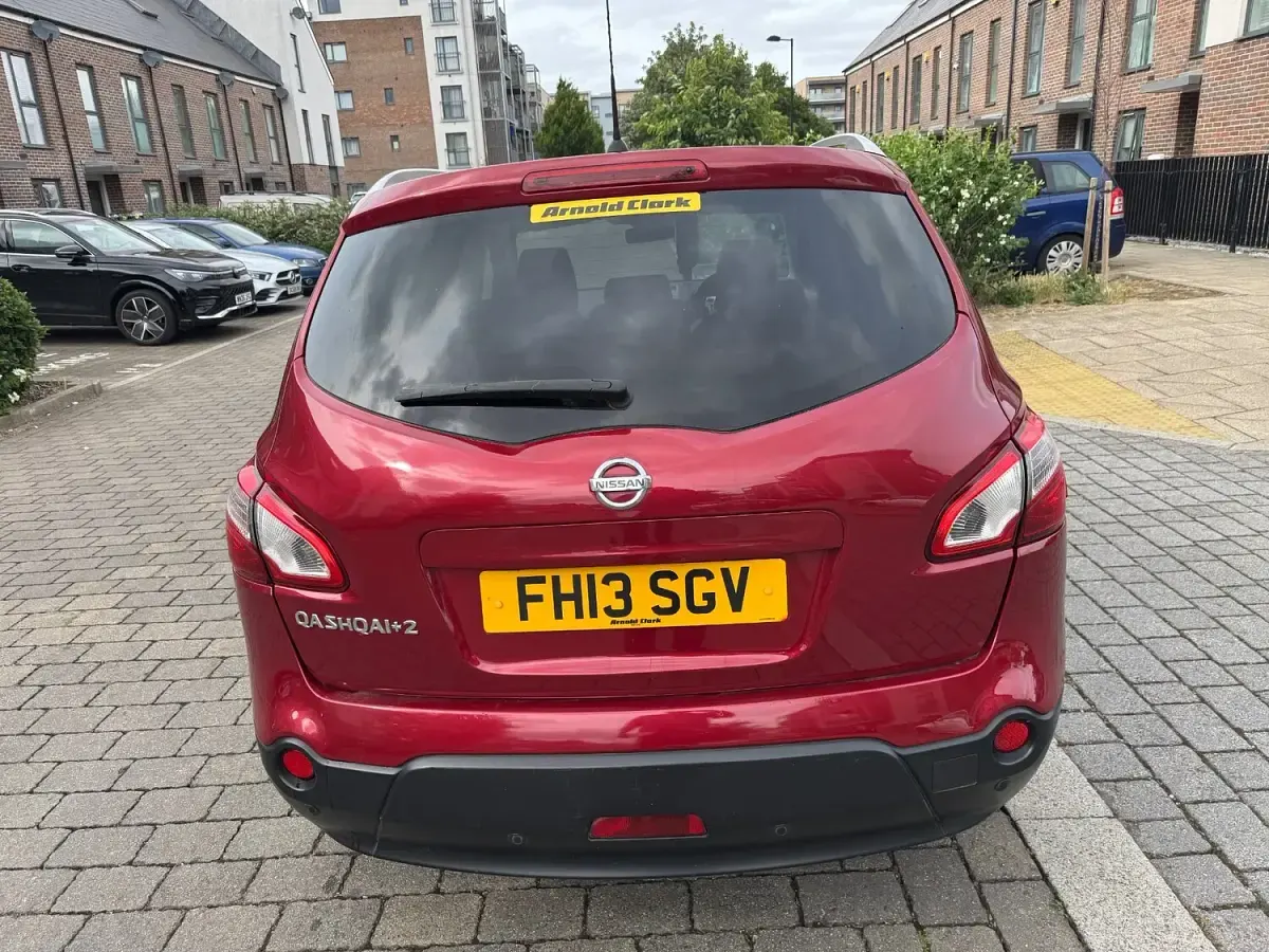 Used Nissan Qashqai +2 Acenta 117 HP (86 kW) 2013 Red SUV