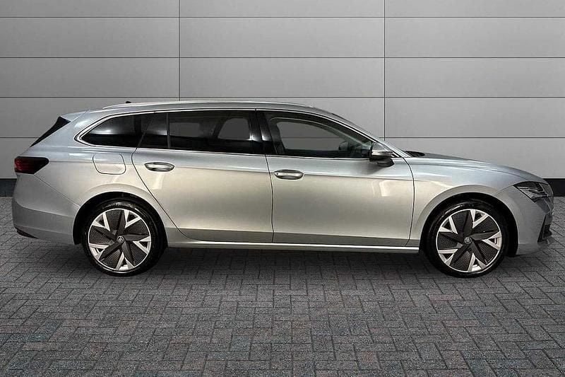 Ny Skoda Superb SE L 150 HK (110 kW) 2026 Silver Kombi