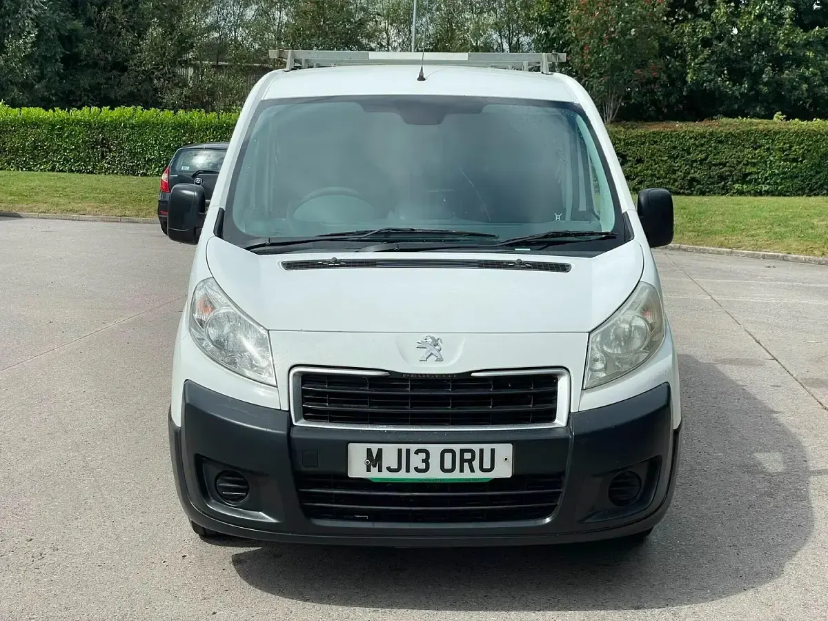 Used Peugeot Expert 90 HP (66 kW) 2013 White Van
