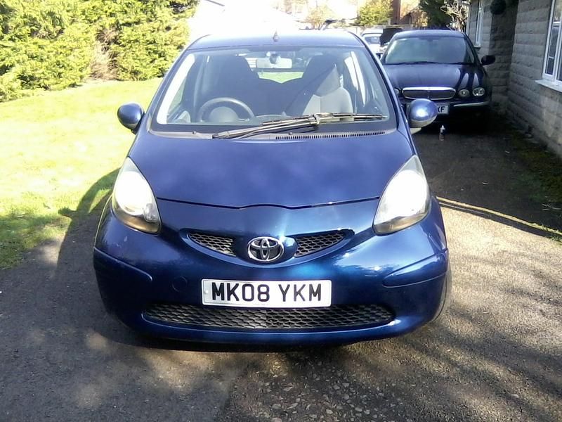Used Toyota Aygo 67 HP (49 kW) 2008 Blue Hatchback