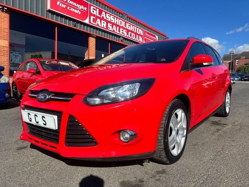 Red Used 2013 Ford Focus Zetec Estate | £5,990 (Fair price) - Image 1/4