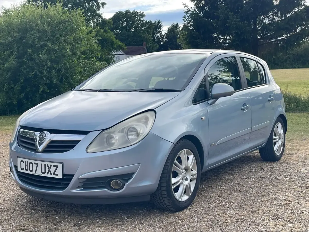 Used Vauxhall Corsa Design Edition 90 HP (66 kW) 2007 Blue Hatchback