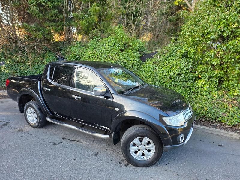 Begagnad Mitsubishi L200 175 HK (128 kW) 2014 Svart Pickup