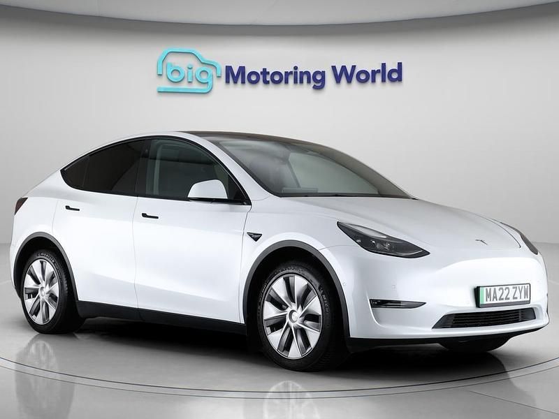 White Used 2022 Tesla Model Y Long Range SUV | £23,400 (Good price) - Image 1/4