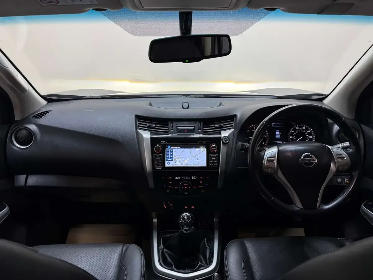 Usado Nissan Navara Tekna 2016 Cinzento Pickup