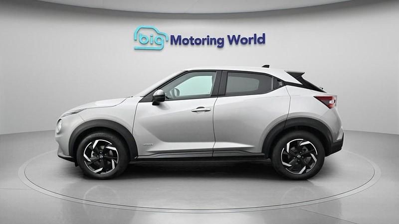 Used Nissan Juke N-Connecta 143 HP (105 kW) 2023 Silver SUV