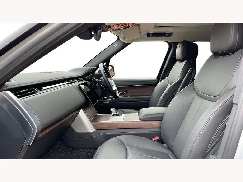 Usado Land Rover Range Rover SE 300 CV (220 kW) 2024 Plateado SUV
