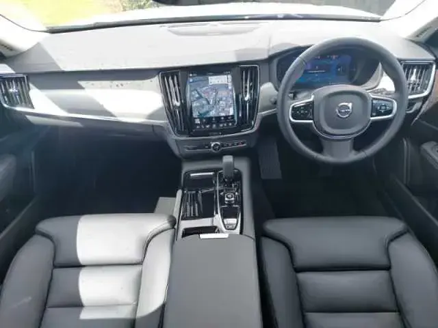 Used Volvo V90 Plus 350 HP (257 kW) 2025 Silver Estate