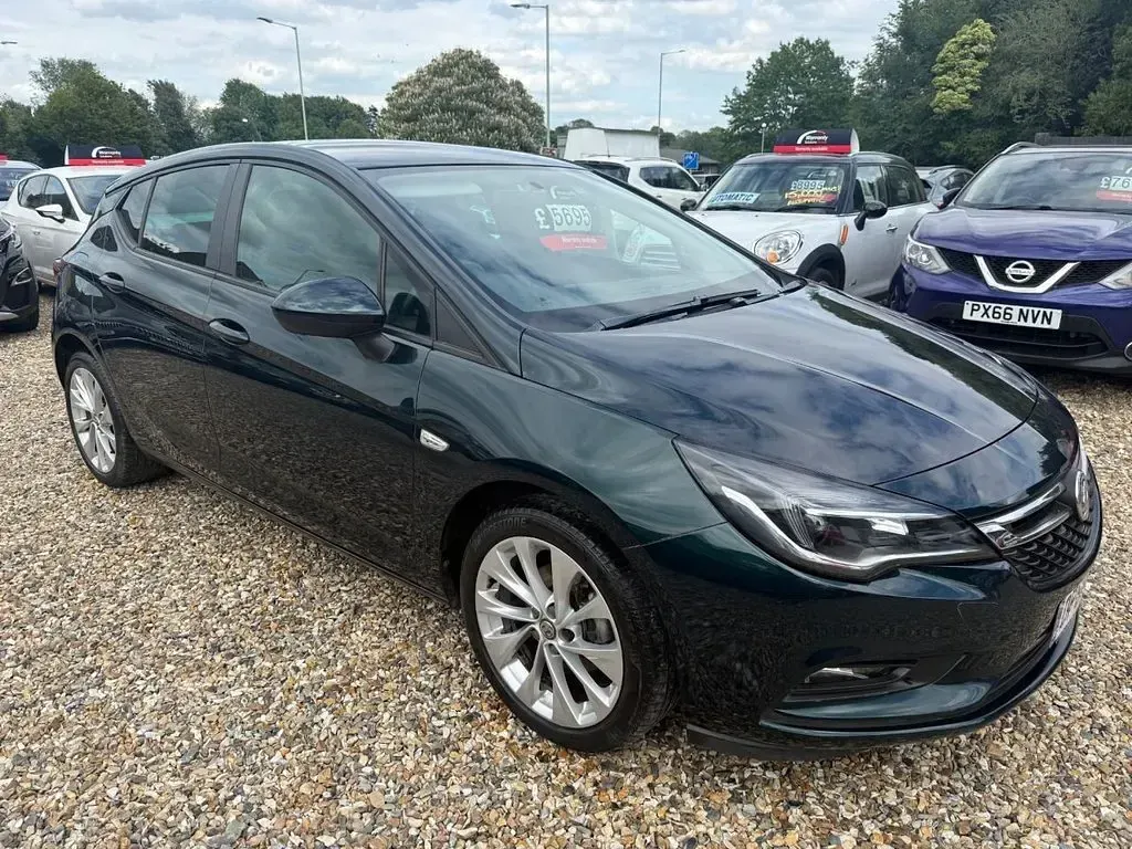 Used Vauxhall Astra S 105 HP (77 kW) 2018 Green Hatchback