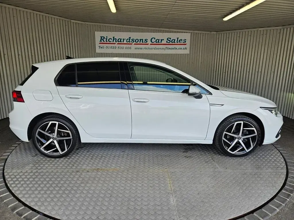 Used VW Golf VII Style 150 HP (110 kW) 2021 White Hatchback