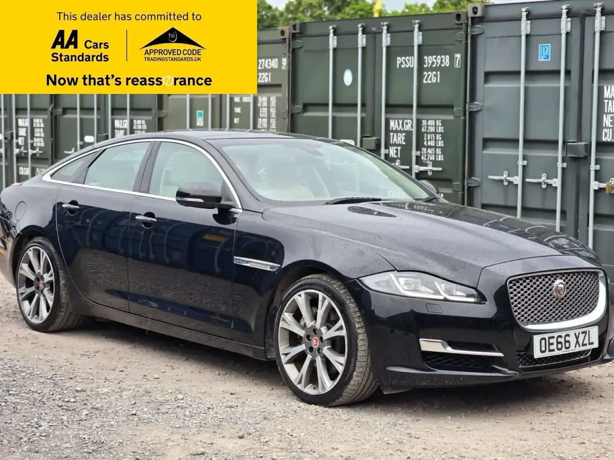 Used Jaguar XJ Portfolio 300 HP (220 kW) 2017 Black Sedan