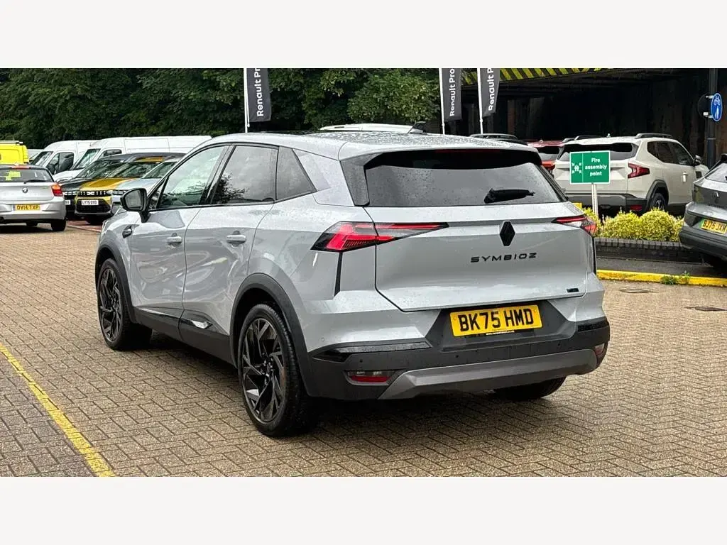 Used Renault Symbioz Iconic Esprit Alpine 160 HP (117 kW) 2025 Special metallic  ceramic grey  SUV