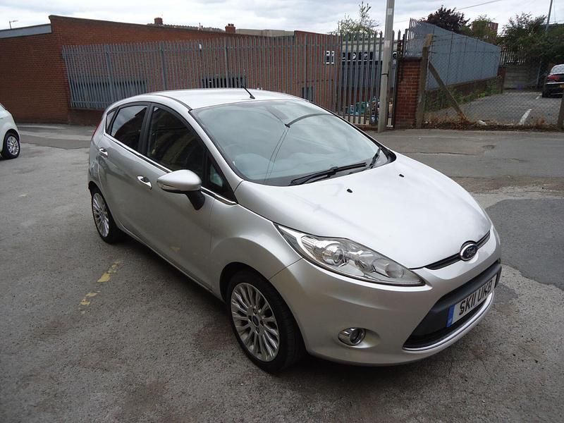 Silver Used 2011 Ford Fiesta Titanium Hatchback | £2,795 (Fair price) - Image 1/4