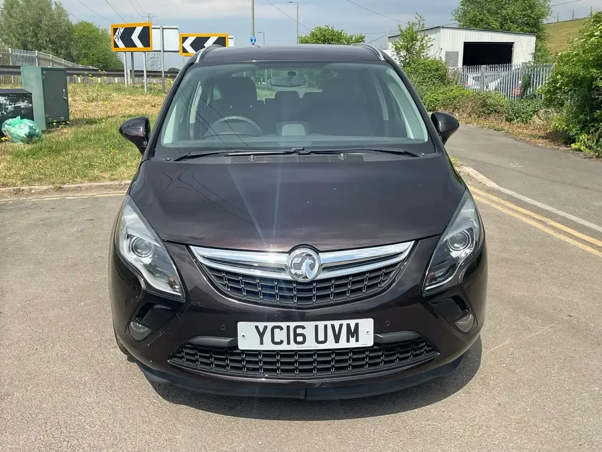 Used Vauxhall Zafira 140 HP (102 kW) 2016 Brown MPV