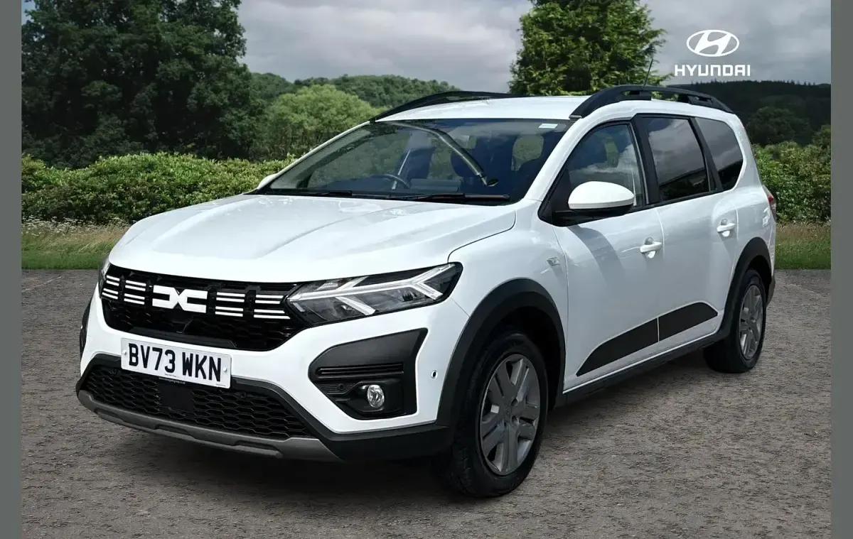 Used Dacia Jogger Expression 141 HP (103 kW) 2023 White MPV