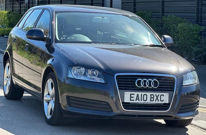Begagnad Audi A3 102 HK (75 kW) 2010 Grå Halvkombi