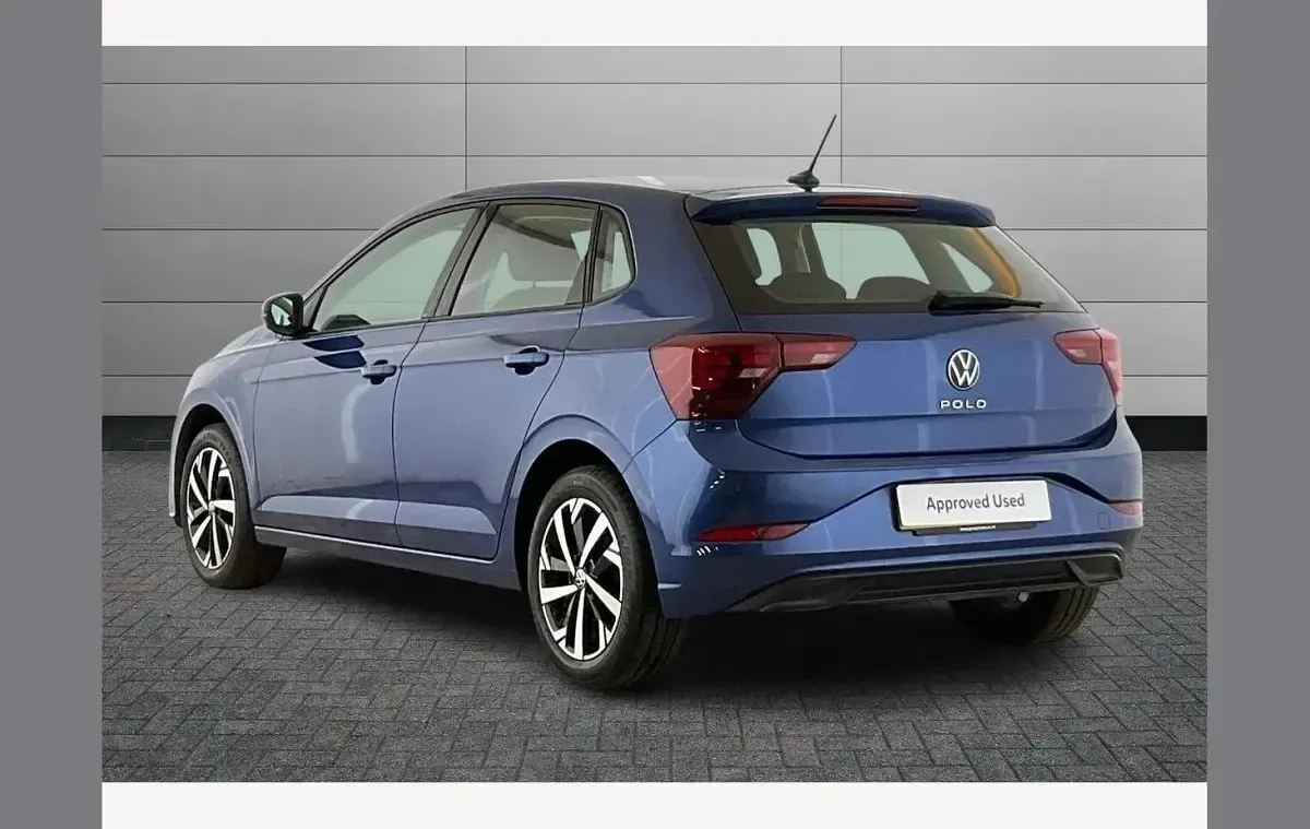 Used VW Polo Life 95 HP (69 kW) 2024 Reef blue Hatchback
