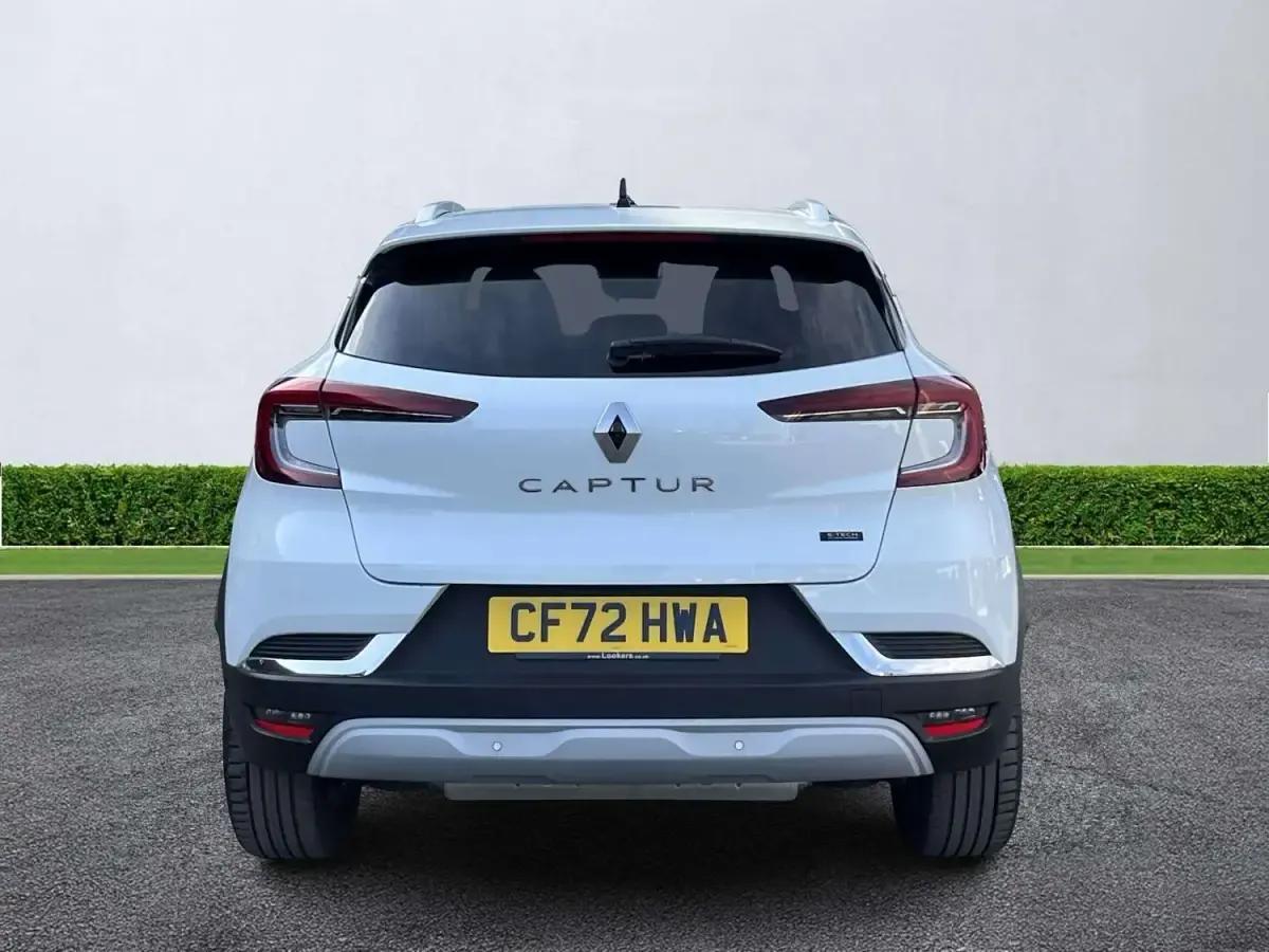 Gebraucht Renault Captur Techno 160 PS (117 kW) 2023 Weiß SUV