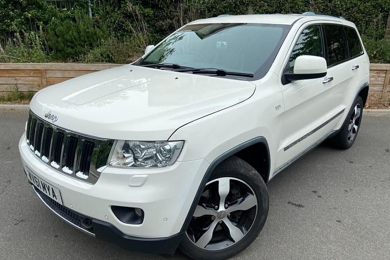 Silver Used 2009 Mercedes E200 SE Sedan | £4,995 - Image 1/1