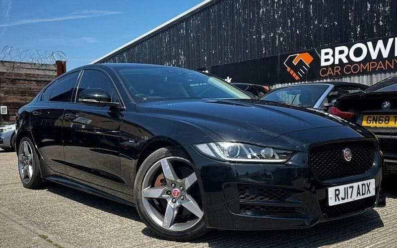 Used Jaguar XE Ingenium 200 HP (147 kW) 2019 Sedan