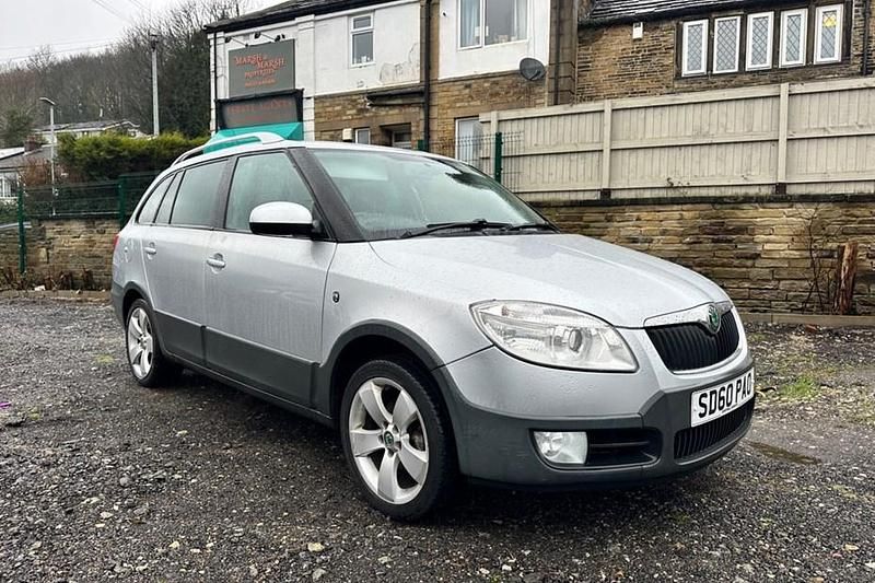 Silver Used 2010 Skoda Fabia Estate | £1,999 (Fair price) - Image 1/1