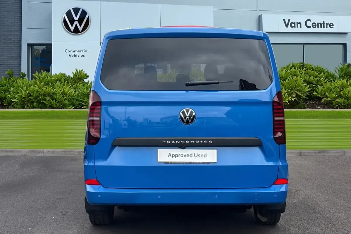 Novo VW Transporter Pro 150 HP (110 kW) 2025 Azul Van