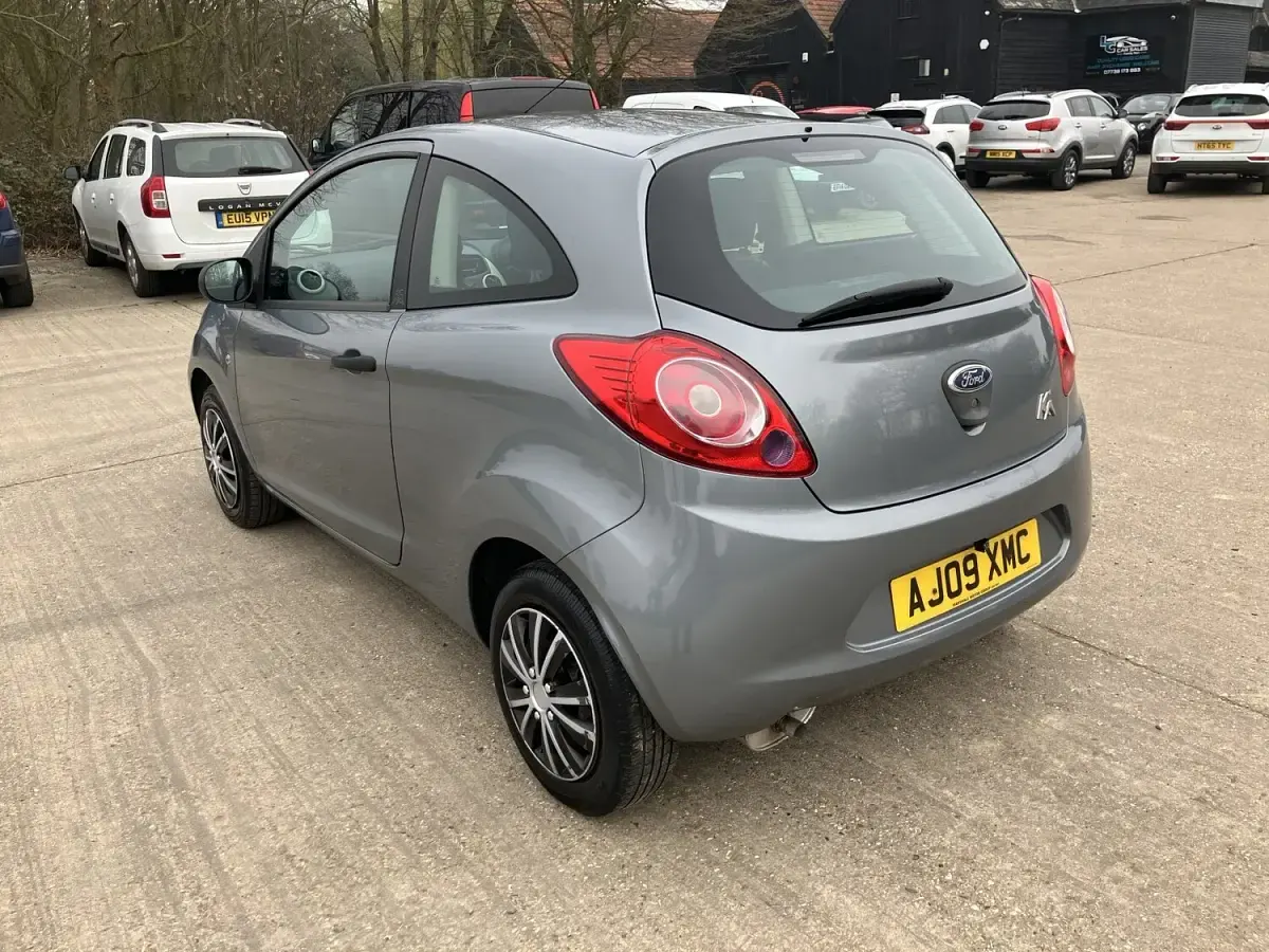 Używany Ford Ka Studio 69 KM (50 kW) 2009 Srebrny Hatchback