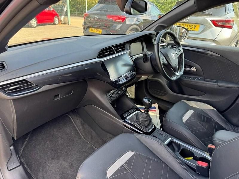 Second-hand Vauxhall Corsa Ultimate 100 CP (73 kW) 2022 Negru Hatchback