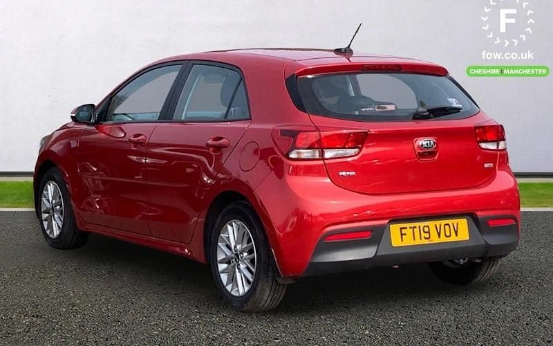 Używany Kia Rio 101 KM (74 kW) 2019 Czerwony Hatchback