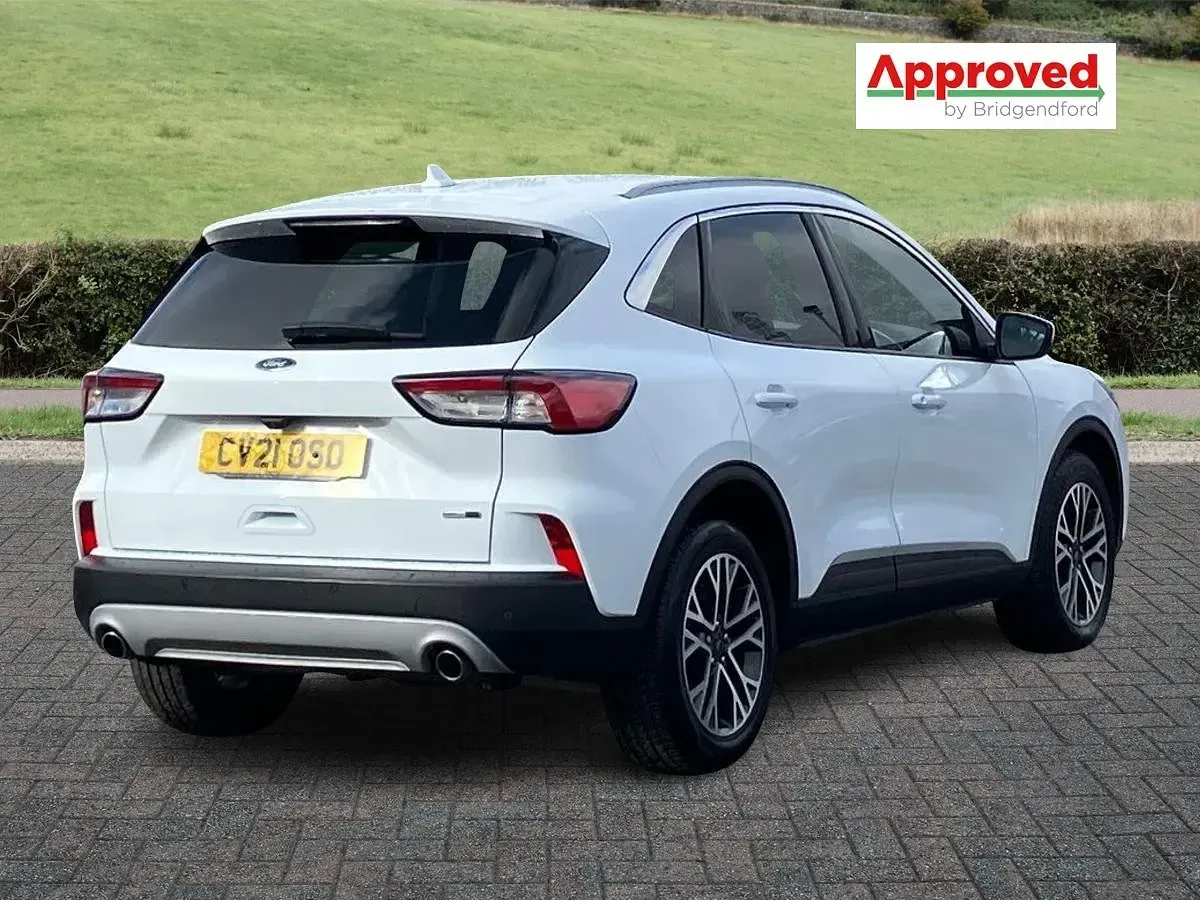 Begagnad Ford Kuga Titanium 2021 Vit SUV