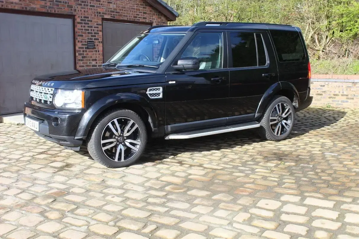 Used Land Rover Discovery 4 HSE Luxury 2013 Black SUV