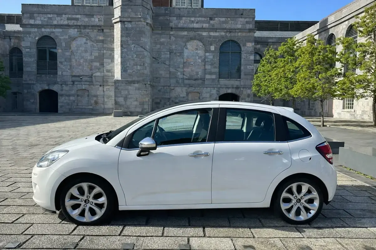Używany Citroën C3 SELECTION 2014 Biały Hatchback