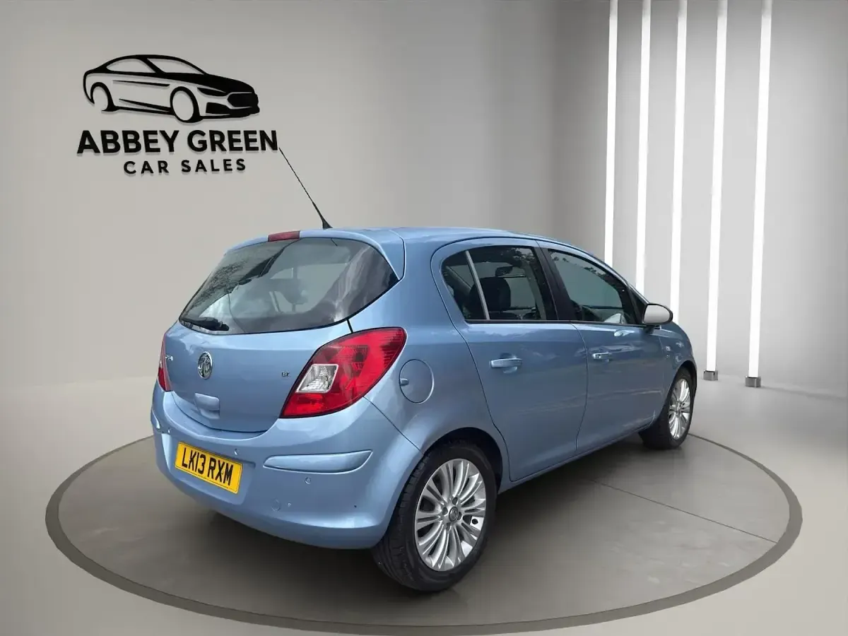 Used Vauxhall Corsa 90 HP (66 kW) 2013 Blue Hatchback